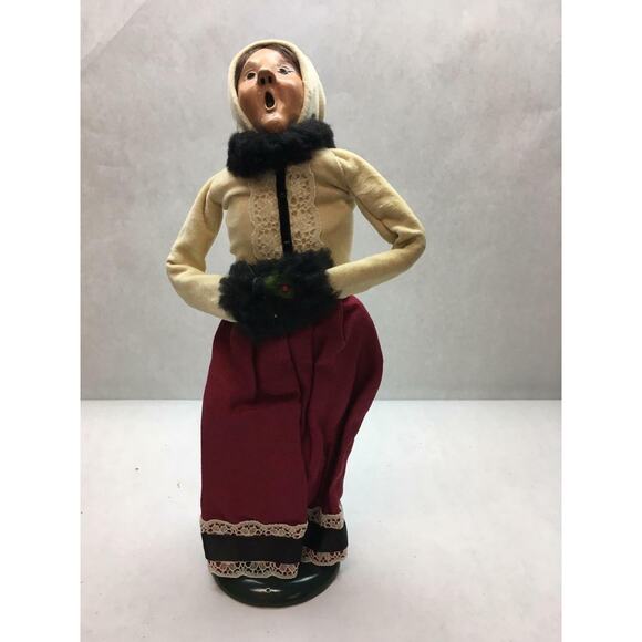 VINTAGE Byers CHOICE Carolers 1988 Green Base WOMAN White JACKET Black FUR Trim - Picture 1 of 4